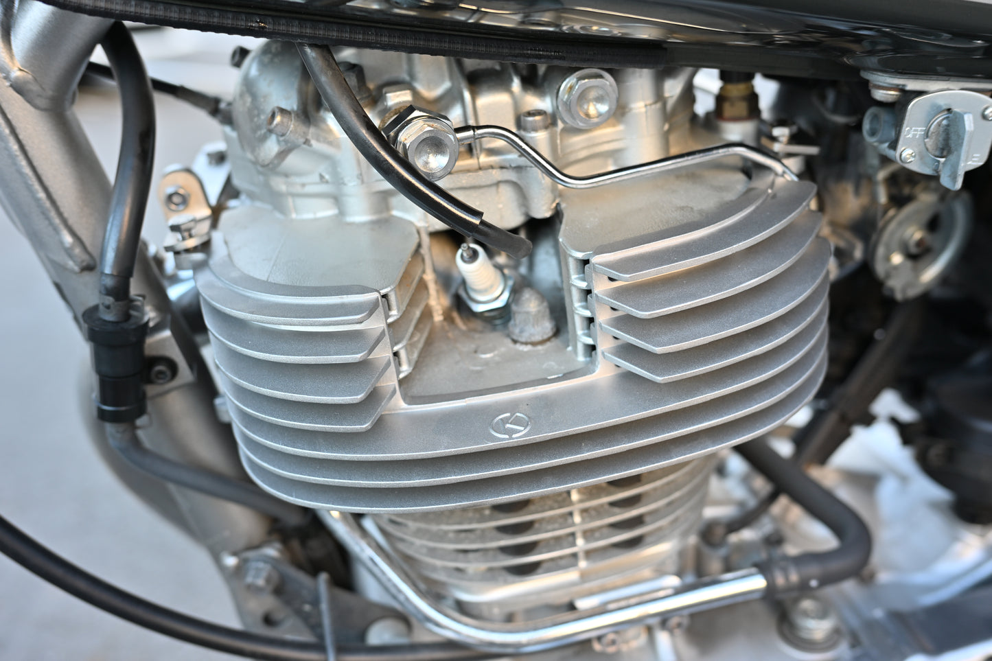 K&E CUSTOM 「アルティメット」 エンジン一体型冷却ビッグフィン Engine-integrated Cooling bigfin for ALL SR400/SR500